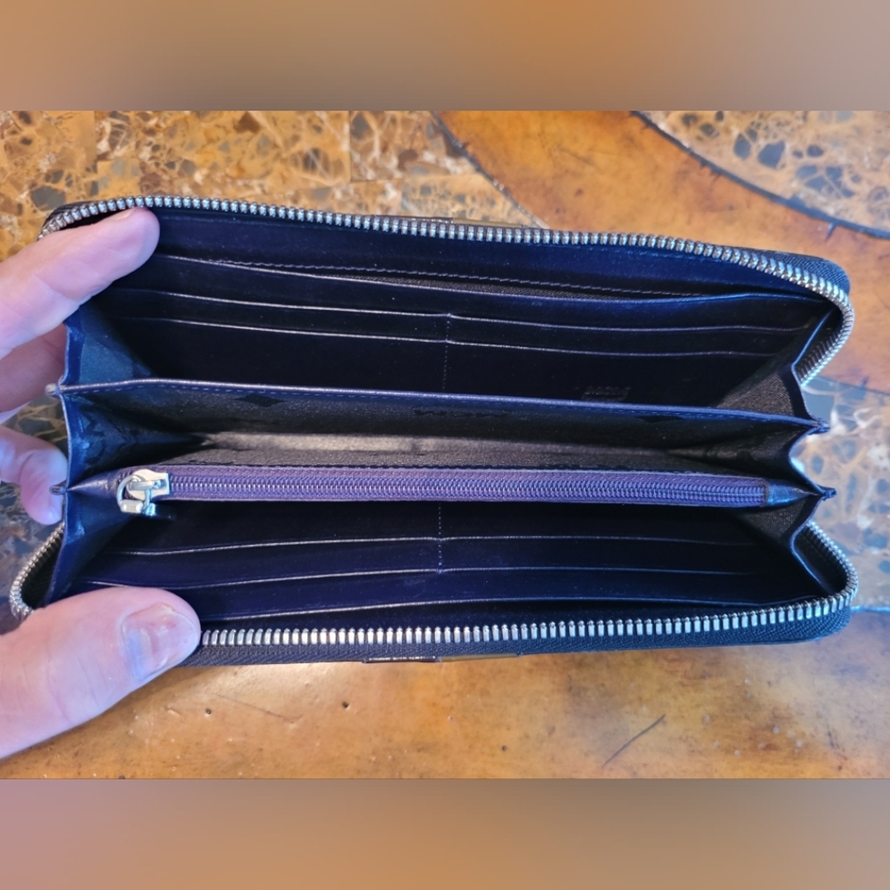 MCM Limited Edition Black and Gold Princess Wallet - Picture 6 of 8